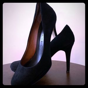 Banana Republic black suede platforms